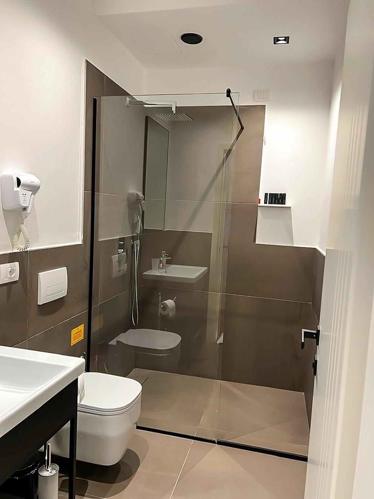 Hotel Central Vlorë Eksteriør billede